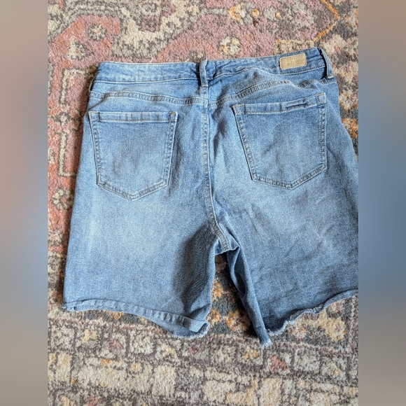 2/$20 Sofia by Sofia Vergara Light Blue Distressed Denim Shorts - Picture 2 of 3